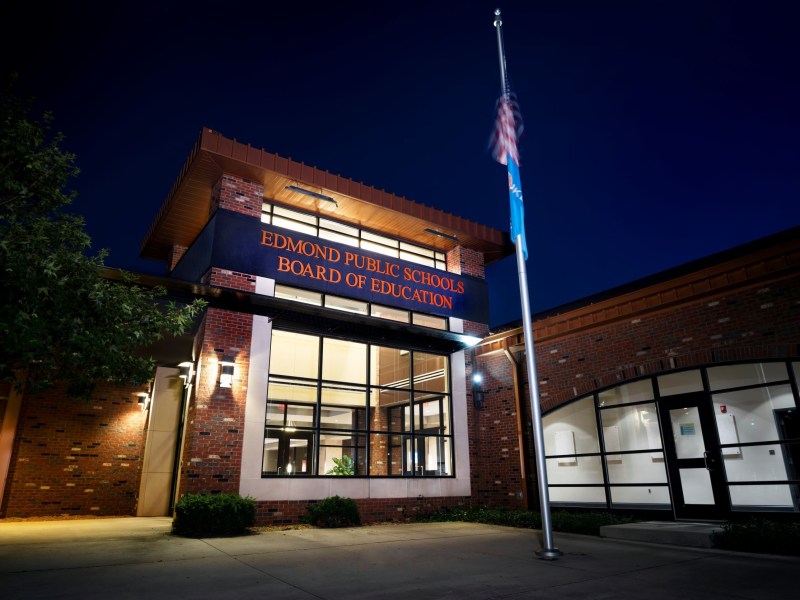 Photo of the Edmond Public Schools Board of Education building.