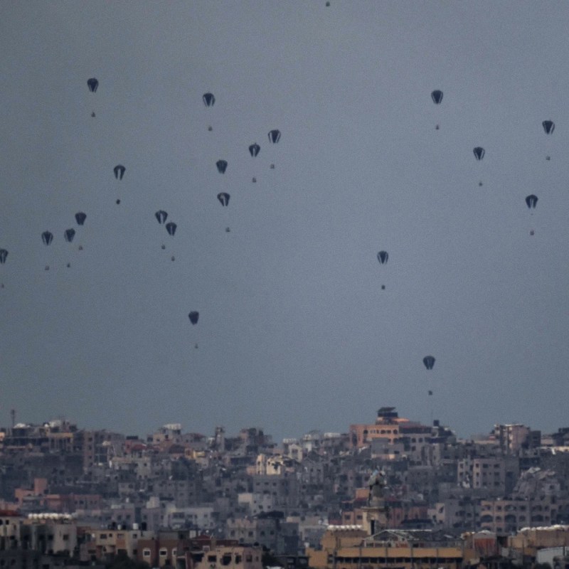 Humanitarian Aid Drop Kills 5 People in Gaza