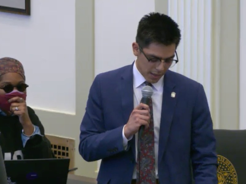 From left to right: Representatives Mauree Turner and Arturo Alonso on the House floor during the debate of Israel support resolution. Feb. 12, 2024.